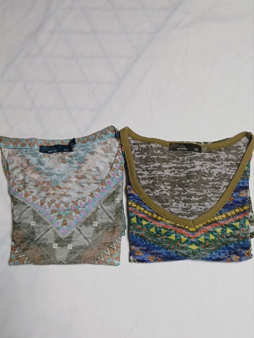 Prana 2 Pz Olive Green and Blue Short Sleeve Tee with Multicolor Yoke Size XS